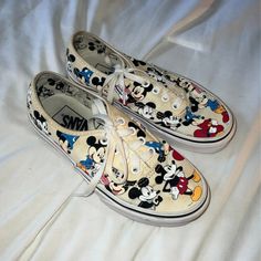 Used But In Good Condition No Holes Check Pictures For References Message Me For Any Question Shoes Disney, Mickey And Minnie Mouse, Mickey And Minnie, Womens Vans, Vans Shoes, Womens Shoes Sneakers, Minnie Mouse, Shoes Sneakers, Women Shoes