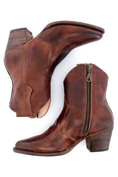 Zapaka Women Brown PU Leather Chunky Steels Boho Boots – ZAPAKA Combat Boots Shorts, Apricot Heels, Thick Heel Boots, Boots Boho, Popular Boots, Boho Boots, Womens Chunky Heels, Outfit Jeans