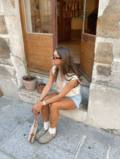 Clog Outfit Summer, Birkenstock Outfit Summer, Birkenstock Boston Outfit, Birks Outfit, Boston Outfits, Birkenstock Outfit, Clogs Outfit, Stile Hijab, Pinterest Trends