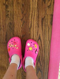 Preppy Crocs Aesthetic, Crocs Preppy, Preppy Crocs, 10th Birthday, Christmas Wishlist, Things To Buy, Birthday, Christmas