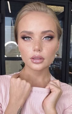 Wedding Lipstick, Wedding Hairstyles And Makeup, Mekap Mata, Formal Makeup, Matte Makeup, Smink Inspiration, Hooded Eye Makeup, Braut Make-up, Wedding Makeup Looks