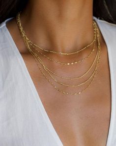 Types Of Necklace, Danty Necklace, Gold Necklace Dainty, Floating Diamond Necklace, Dainty Diamond Necklace, Chain Necklace Gold, Diamond Solitaire Necklace, Dainty Gold Necklace, Gold Necklace Set