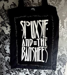 Goth Diy Ideas, Goth Diy Clothes, Goth Patches, Alt Diy, Diy Goth Clothes, Patch Making, Goth Diy, Vision Board Diy, Siouxsie And The Banshees