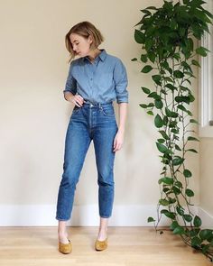 Mommy Clothes, Denim Shirt Outfit, Flare Jeans Outfit, Mix Match Outfits, Mommy Outfits, Dream Outfits, Warm Weather Outfits, Grown Women, Suede Mules