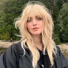 27 Best Wolf Cut Ideas to Make You Stand Out! | HairAide Choppy Layers Haircut, Blonde Edgy Hair, Shaggy Layer, Shaggy Medium Hair, Layered Hair Blonde, Shaggy Haircut, Shaggy Layers, Choppy Layers, Shaggy Haircuts