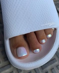 Pedicure 2024 Trends, White Chrome Toe Nails, Pastel Pedicure, Fun Pedicure, Nail Pedicure, Pedicure Colors