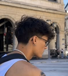 Taper Fade Short Hair, Fade Haircut Curly Hair, Taper Fade Curly Hair, Haircut Selfie, Photo Hijab, Aesthetic Hairstyles, Men Haircut Curly Hair, Tapered Hair