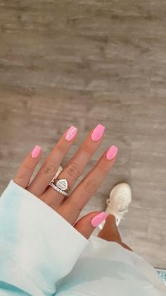 Preppy Nails, Simple Acrylic Nails, Acrylic Nails Coffin Short, Summer Acrylic Nails, Short Acrylic Nails Designs, Pink Nail, Pink Acrylic Nails, Square Acrylic Nails