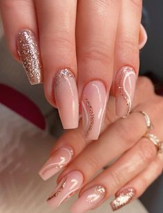 Pink Gold Nails, Golden Nail Art, Prom Nail Designs, Quinceanera Nails, Gold Acrylic Nails, Golden Nails, Gold Nail Designs, Rose Gold Nails