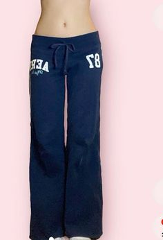 Low Rise Sweatpants Outfit 2000s, Low Waisted Sweatpants Outfit Y2k, Brandy Wide Leg Sweatpants, 2000s Sweatpants, Aeropostale Sweatpants, Everyday School Outfits, Thrift Board, School Outfits, Cute Casual Outfits