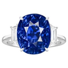 With a weight of 5.90carats and dimensions measuring 9.32x 8.35 mm, this faceted square cushion gem boasts a captivating shade of vivid to deep blue. Its exceptionally rich azure hue has earned it the esteemed "Royal Blue" color award. Don't miss the opportunity to own this exquisite piece of beauty! It is a magnificent gem from KASHMIR, the best origin for these stones. Kashmiri sapphires deserve special mention, as they are highly sought after by connoisseurs for their velvety texture and exce Italian Engagement Ring, Kashmir Sapphire, Blue Sapphire Diamond Ring, Gia Certificate, Family Jewellery, Jewels Rings, Blue Sapphire Diamond, Sapphire Diamond Ring, Modern Ring