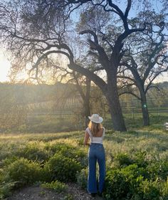 County Concert Outfit Summer, Country Girl Aesthetic, Cowgirl Outfit, Farm Clothes, Western Life