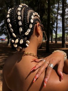 Seashells In Braids, Cowries On Hair, Loc Styles With Accessories, Braids With Seashells, 4c Hair Accessories, Loc Jewelry Hairstyles, Afro Punk Hairstyles, Traditional African Hairstyles, Afrocentric Hairstyles