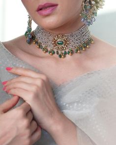 Discover stunning Indian wedding necklaces, exuding elegance and tradition, perfect for every bride's special day. #IndianWedding #NecklacesForWomen #BridalJewelry #IndianBride #WeddingAccessories #TraditionalJewelry #ExquisiteAdornments #BridalFashion #JewelryDesign #IndianCulture Indian Fits, Bridal Necklace Designs, Wedding Necklaces, Jewelry Set Design