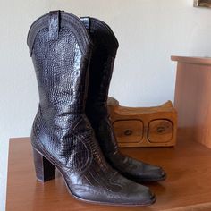 Stuart Weitzman Leather Snake Skin Embossed Cowgirl Boots In Good Used Condition. Normal Wear. Has Small Nicks Throughout As Shown. 3” Heels. Side Zip. Designer Heeled Boots With Leather Lining For Fall, Western Style Calf Leather Heeled Boots For Formal, Western Style Calf Leather Heeled Boots For Formal Occasions, Fitted Mid-calf Boots With Leather Sole And Square Toe, Fitted Mid-calf Boots With Square Toe And Leather Sole, Western Style Formal Calf Leather Heeled Boots, Fitted Mid-calf Boots With Leather Sole For Fall, Formal Mid-calf Boots With Leather Lining For Fall, Fall Leather Heeled Boots For Galas