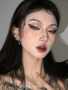 Douyin Reference, Witchy Makeup, Makeup Douyin, Kpop Makeup, Ideal Makeup, Makeup Drawing, Ulzzang Makeup, Bold Makeup