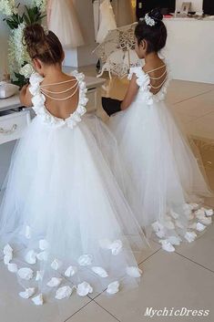 Hot Floor Length Flowers Tulle White Flower Girl Dresses Cheap Dresses With Pearls, Baby Lace Dress, Princess Flower Girl Dresses, Pearl Lace, Robes Vintage, Princess Flower, Tulle Flower Girl, White Flower Girl Dresses