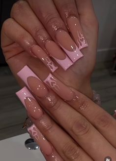 Cute Nails Acrylic Tapered Square, Pretty Pink Nails Acrylic Square, Square Acrylic Nails Medium Length Ideas, Pretty Nails For Birthday, Pretty Nail Ideas Acrylic Long, Baddie Nail Inspo Medium Length, Nails Acrylic Medium Length Square, Creative Acrylic Nail Designs, Pink Square Nail Designs