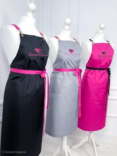 Stay fashionable and protected at work with this stylish, bleach-resistant apron designed for salon professionals. Whether you're a hairstylist, nail master, or spa worker, this apron offers both style and practicality, making it an essential part of your uniform. Personalize it with your custom logo or name to add a unique touch to your workwear. Perfect For: ✨Restaurant & Bar Staff ✨Baristas & Bartenders ✨Workshop & Craft Professionals ✨Personal & Commercial Kitchens ✨Events & Catering 🖋️Each Uniform Beauty Salon, Salon Apron, Salon Aprons, Nail Master, Spa Uniform, Masters Gift, Apron Designs, Event Catering, Linen Apron