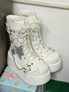 ❤star mode mark boots❤︎ Dr Shoes, Pretty Shoes Sneakers, Cute Shoes Heels, Kawaii Shoes, Fancy Shoes, Girly Shoes, Aesthetic Shoes, Cool Shoes, Swag Shoes