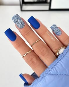 Blue And Silver Nails, Silver Nail Designs, Blue Gel Nails, Royal Blue Nails, Silver Nail, Glitter Gel Nails, Nail Polish Ideas, Finger Nails, Blue Nail