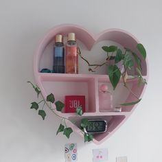 Pink heart shelf Pink Aesthetic Furniture, Acrylic Shelf Ideas, Cute Diy Shelves, Pink Shelf Aesthetic, Pink Wall Shelves, Cute Bedroom Shelves, Pink Furniture Aesthetic, Heart Shaped Shelf, Bedside Table Pink