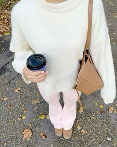 Autumn Fits, Uggs Outfit, Lily Rose Depp, Stockholm Fashion, Fall Fits, Winter Fits, Autumn Outfit, Outfit Inspo Fall