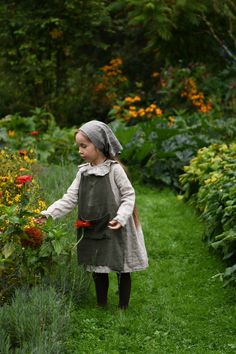 Apron For Kids, Kids Linen, Kids Apron, Linen Closet, Autumn Garden, Linen Apron, Kids Wear, Childrens Clothes, Hand Embroidered