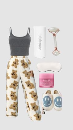 Cute Home Clothes Women, Cute Outfits For Sleepovers, Casual Comfortable Outfits Lazy Days, Pajama Inspo Aesthetic, Cute Sleeping Outfits, Comfy Pjs Aesthetic, Pjamamas Outfit, Pajama Outfit Ideas, Cute Pjs Outfits