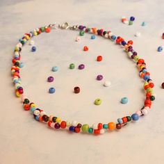 Diy Beaded Rings, Bead Inspiration, Braided Necklace, Beaded Necklace Diy, Crimp Beads, Pretty Beads, Handmade Jewelry Designs, Funky Jewelry, Handmade Jewelry Diy