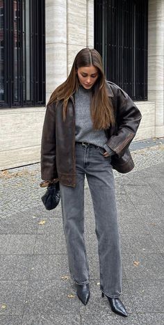 2. Fashion: #fashion, #style, #outfitinspiration, #beauty Portuguese Fashion Street Styles, Copenhagen Fits, Minimalist Womens Fashion, Vibe Board, Adrette Outfits, Street Smarts, Uniform Ideas, Jacob Elordi