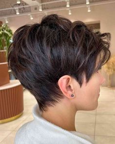 35 Types of Choppy Pixie Cuts Women Are Asking for This Year Choppy Pixie Cut, Pixie Haircut For Thick Hair, Choppy Hair, Short Hair Trends, Edgy Short Hair, Bob Hairstyles For Fine Hair