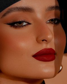 Makeup Inspiration Red Lips, Red Lips Make Up Look, Make Up For A Red Outfit, Red Lip Makeup Look Blue Eyes, Make Up Looks Red Lipstick, Red Lip With Smokey Eye, Siren Eyes With Red Lipstick, Makeup Looks Dark Red Lips, Makeup In Red Dress