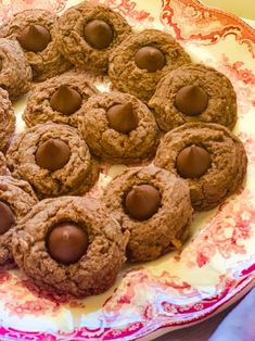 chocolate chip cookies arranged in a circle on a plate