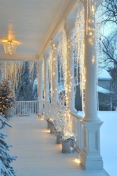 Christmas Decor Ideas Outdoor Diy, Christmas Outside Decorations, Window Christmas Decor Ideas, Window Christmas Decor, Easy Outdoor Christmas Decorations, Best Outdoor Christmas Decorations, Christmas Decor Ideas Outdoor, Window Christmas