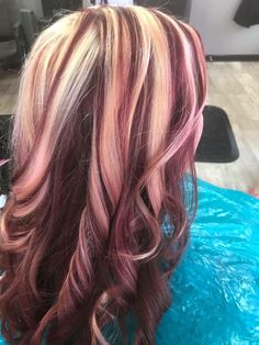 Unique Hair Color Ideas, Hair Color 2024, Unique Hair Color, Grey Hairstyles, Skunk Hair, Filmy Vintage, Cute Hair Colors, Hair Color Unique, Hair Inspiration Long