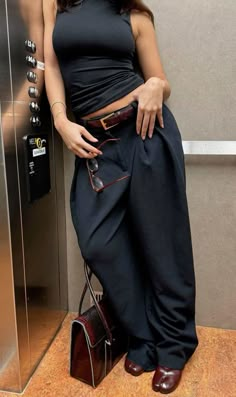 Stile Hijab, Looks Jeans, Mode Zara, Skandinavian Fashion, Corporate Outfits, Uni Outfits, Style Wide Leg Pants, Looks Black