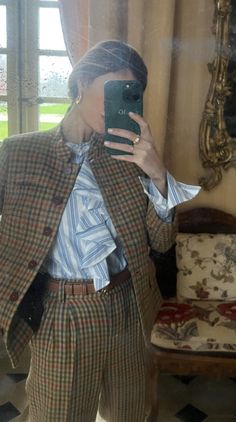 Countryside Outfit Winter, British Style Women Outfits London, British Countryside Outfit, Peaky Blinders Style Women, Highlands Outfit, Meg Busacca, Tartan Trousers Outfit, Plaid Poncho Outfit, Scottish Outfit Women