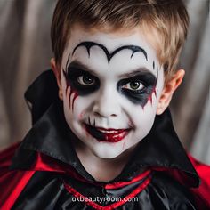 It’s always fun to dress up for Halloween, and this article is here to inspire you with a selection of imaginative Halloween makeup ideas for kids! Halloween makeup for kids, boys makeup, girls make up, easy, witch, girls cute, vampire, spider, boys easy, cat, skeleton, zombie Vampire Makeup For Boys, Helowin Makeup, Vampire Face Paint For Kids, Face Paint Halloween Kids, Kids Vampire Face Paint, Vampire Makeup Kids, Boy Vampire Makeup, Easy Halloween Face Paint For Kids, Kids Halloween Face Paint