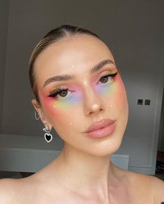 Rainbow Makeup Looks, Rainbow Eye Makeup, Rave Makeup, Summer Makeup Looks, Rainbow Makeup, Bold Eyes, Ethereal Makeup, Bold Makeup