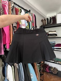 🖇Condition: 5/5 📌Brand: Dickies  🔖Tag size: Xs Waist 12.2 in 31 cm  Length 15.75 in 40 cm Skirt Preppy, Mini Rock, Preppy Academia, Womens Skirts, Black Pleated Skirt, Pleated Skirts, Pleated Mini Skirt, Fall Fashion, Pleated Skirt