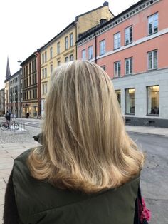 Blondish Brown Hair, Chic Short Haircuts, Haircuts For Medium Length Hair, Chic Short Hair, Layered Haircuts For Medium Hair, Hair Inspiration Short, Hairstyles For Layered Hair