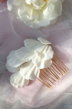 Clay Flowers, Flower Accessories, Bridal Hair Comb, Bridal Hair Pieces, Dream Hair, Dope Outfits, Hair Piece, Glow Up?, Hair Comb