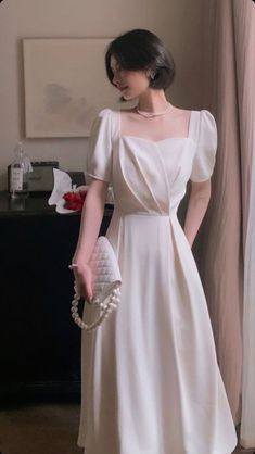 #fashion #crochet #vestido #dicas #moda Elegant Engagement Party Dress, Simple Spring Dress, Dresses To Wear To A Graduation, Korean Gown Prom, Korean Simple Dress, Korean Wedding Dress Elegant, Casual Elegant Outfits Classy Simple, Korean Wedding Dress Simple