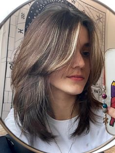 Cute Short Hair With Layers, Semi Layered Haircut, Hair Inspo Short Layers, Layer Short Haircut Mid Length, Short Hair With Front Layers, Butterfly Haircut Short Hair Straight, Haircut For Small Hair, Front Layers Short Hair, Butterfly Haircut Medium/short