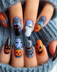 Halloween Gel Nail Art, Halloween Nails Designs 2024, Short Nail Designs Halloween, October Nail Art, Razored Hair, Halloween Nail Art Designs, Tiny Spiders