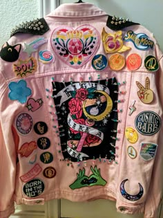 Bell Craft, Punk Jacket, Pastel Punk, Battle Jacket, Casual Cosplay, Denim Diy, Painted Clothes, Patches Jacket, Marketing Online