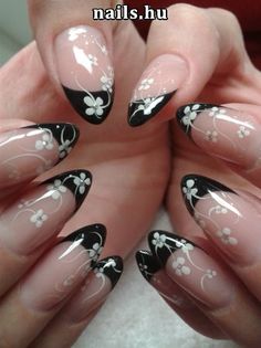 black&white Live References, Signature Nails, Different Types Of Nails, Gold Nail Designs, Gold Nail, Makeup Clothes, Fire Nails, Funky Nails, Types Of Nails