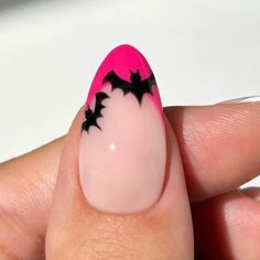 Pink Out Nails, Bat Nails Designs, Black And Pink Halloween Nails, Hot Pink Halloween Nails, Pink Nails Halloween, Summerween Nails, Dracula Nails, Nail Ideas Unique, Vampire Nail Art