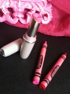 Here's how to make completely safe & non toxic lipsticks by using crayons. Yes! Crayons!(; Makeup Gifts